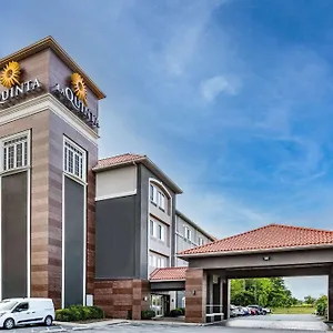 La Quinta & By Wyndham Hotel Norfolk